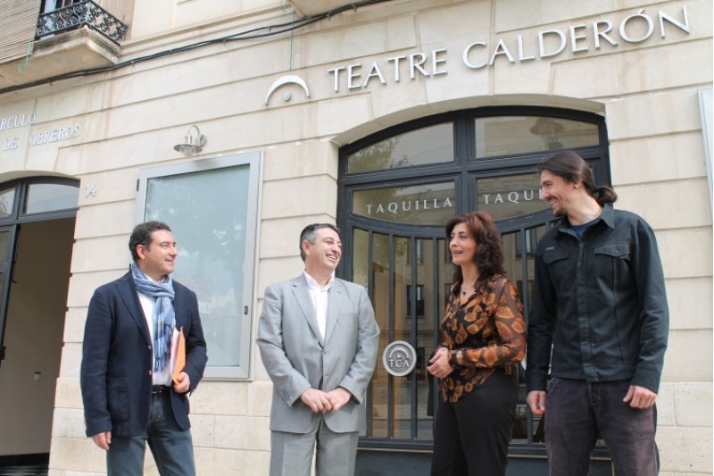 Els responsables de Cultura d'Alcoi així com de l'empresa ja han visitat el teatre./ LV