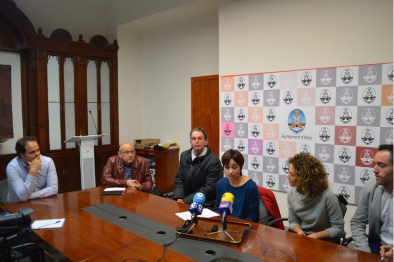 Maria Baca amb representants d'AVANZAR i Pick Arquitectura / R. Lledó