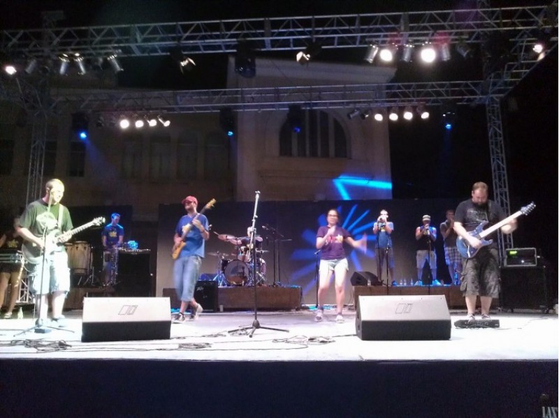 Pellikana i Komfusió van oferir un concert / AM