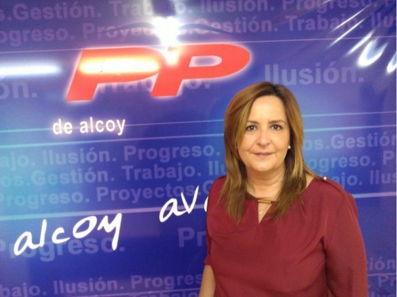 Carmina Nácher es presenta per presidir el PP d'Alcoi./ RCM
