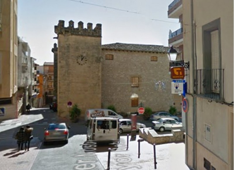 L'administració d'Onil on s'ha venut part del premi especial de setembre de la Loteria Nacional, imatge de Google Maps