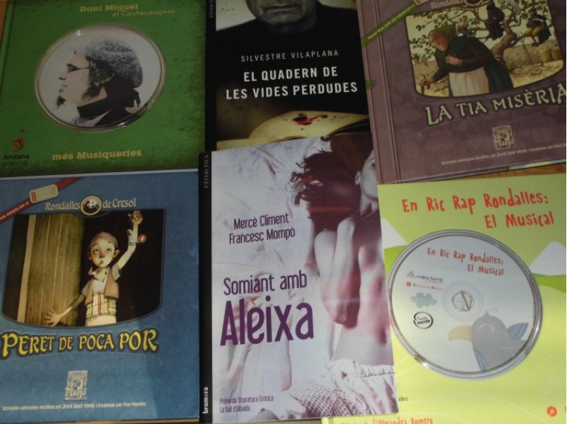 Alguns dels llibres que pots adquirir per estos nadals./ AM