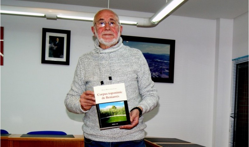 Presentació del llibre 'Corpus toponímic de Beniarrés' de Rafael Miguel Aura Calbo a Beniarrés