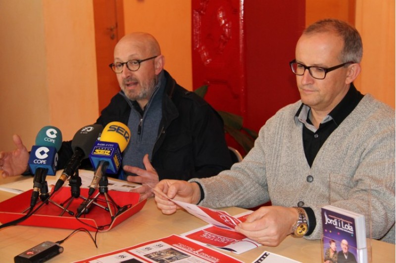 Joanfra Rozalén i Paco Agulló en la presentació de la programació del primer trimestre del 2015 del Teatre Principal. / SG