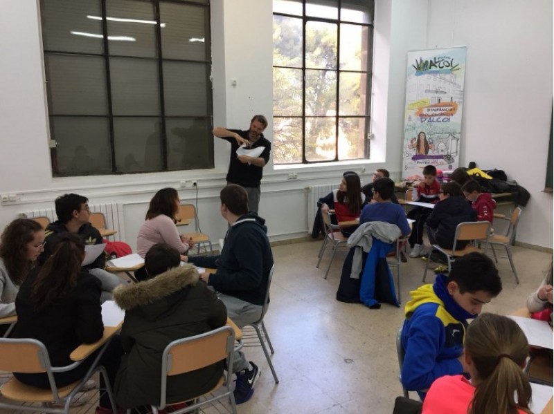 Propostes dels més joves per a futurs usos per a la Colònia d'Aviació d'Alcoi / comunicació Alcoi