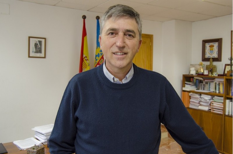 Rafa Climent, amb ARAMULTIMÈDIA al seu despatx a Muro /RC