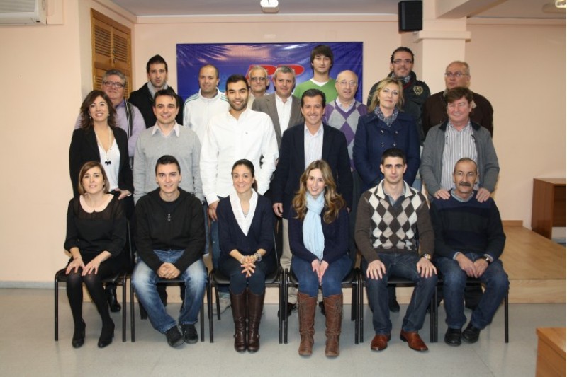 Foto de grup de tots els membres de la candidatura de Rafa Miró./ AM