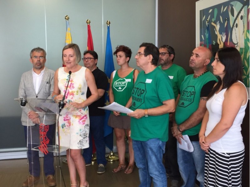 Imatge amb els assistents a la reunió amb la Consellera María José Salvador./ PAH Alcoi