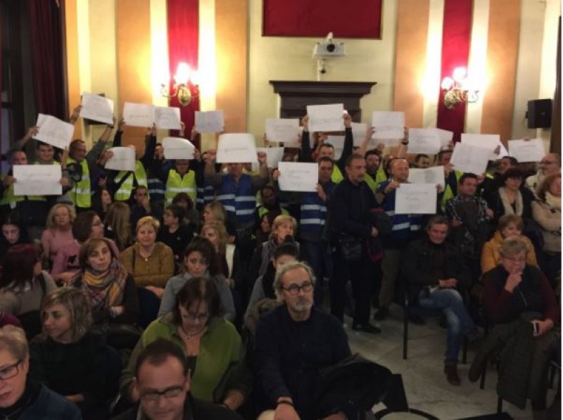 Sindicats policials protestant al plenari de desembre / R. Lledó