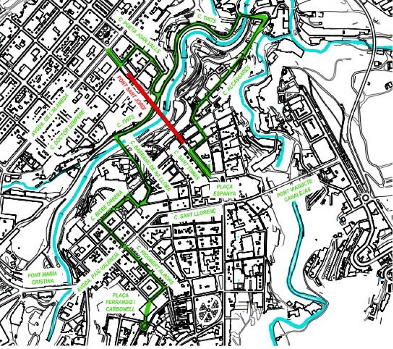En verd els itineraris recomanats per l'Ajuntament per accedir al centre / Ajuntament