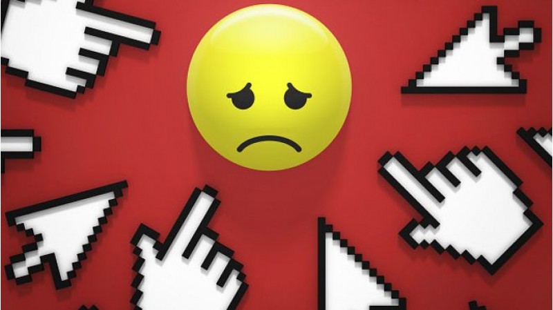 És necessari reflexionar sobre l'hiper-comunicació a les xarxes / WEB