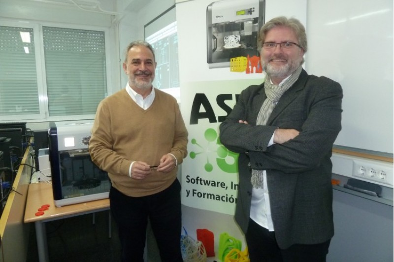 El professor Indalecio Carbonell i Josep Sirera, de l'empresa ASDEF/AM