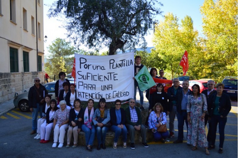 Cocentració a l'exterior de la Residència / R. Lledó