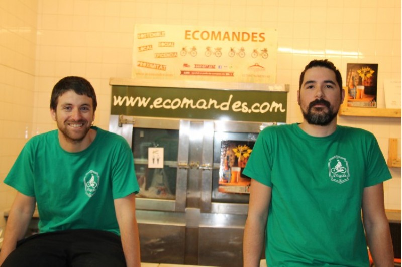 Iñaki Asensio i Jordi Alcaraz, Picycle, en el seu lloc del Mercat de Sant Roc. / SG