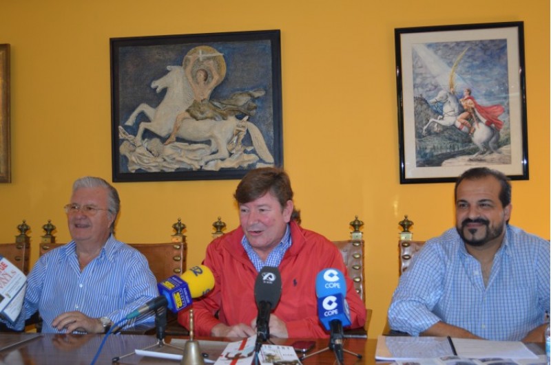 Paco Aznar, Carlos Aracil i Juan Climent a la roda de premsa a l'ASJ / R. Lledó