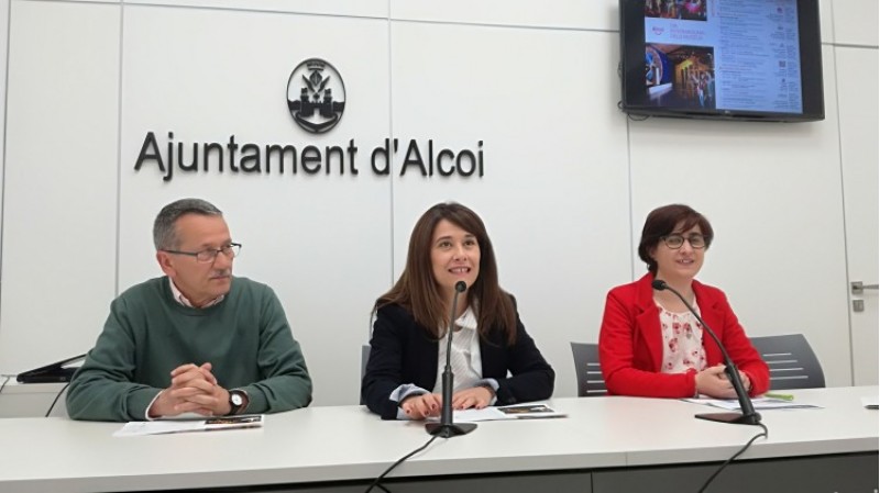 Representants del Museu Arqueològic i el MUBOMA amb la regidora de turisme en la presentació del Dia Internacional dels Museus