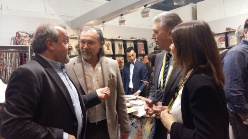 El conseller visita l'empresa alcoiana FRAU en Heimtextil