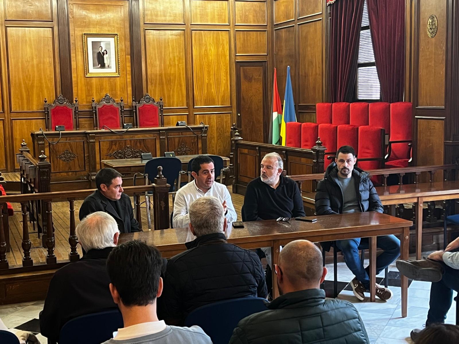 Reunió a l'Ajuntament on s'ha decidit mantindre els actes de la trilogia nadalenca d'Alcoi, tot i que s'ha establit un protocol pel risc de pluja. 