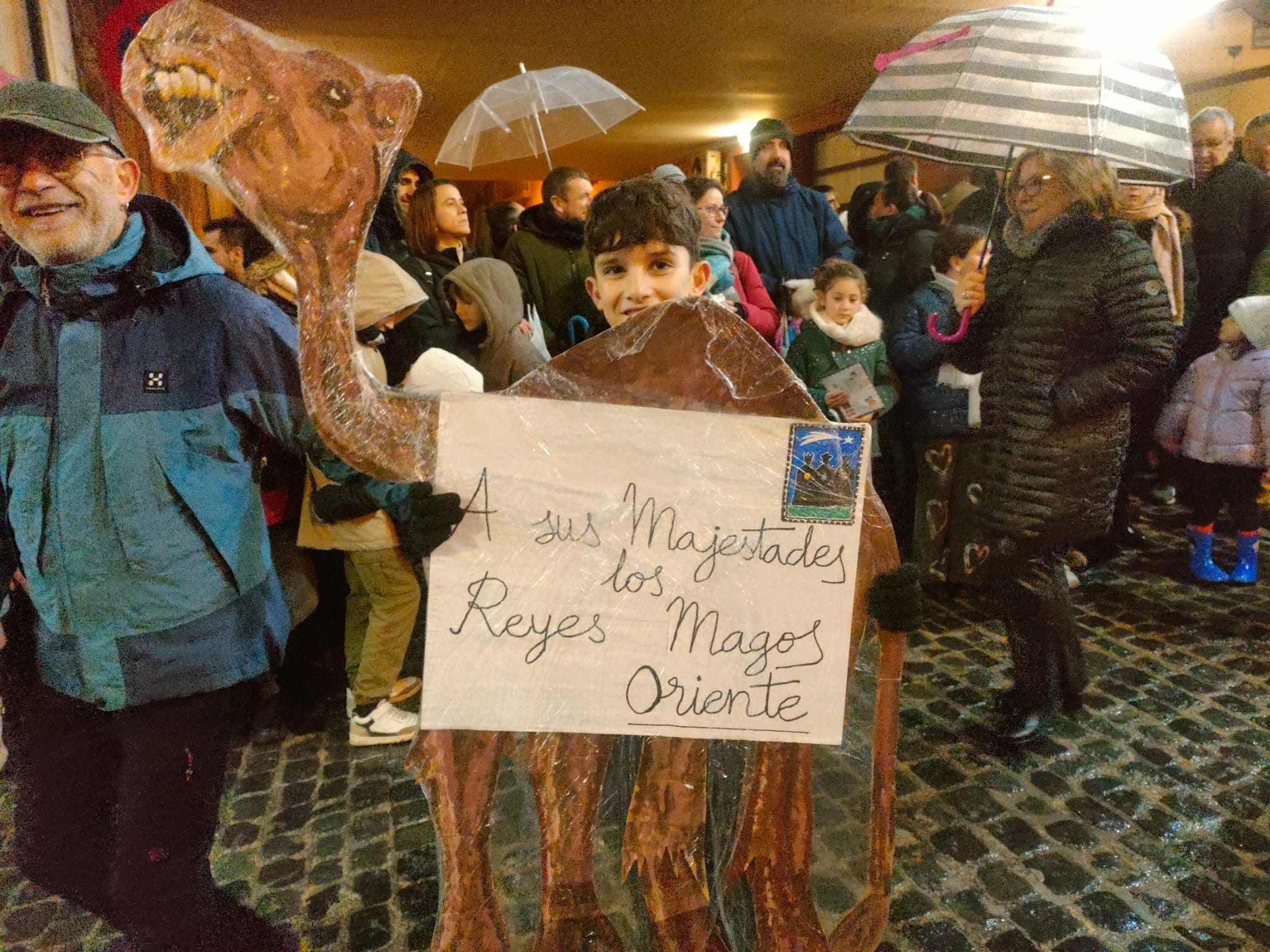 UNa original carta en forma de camell. 