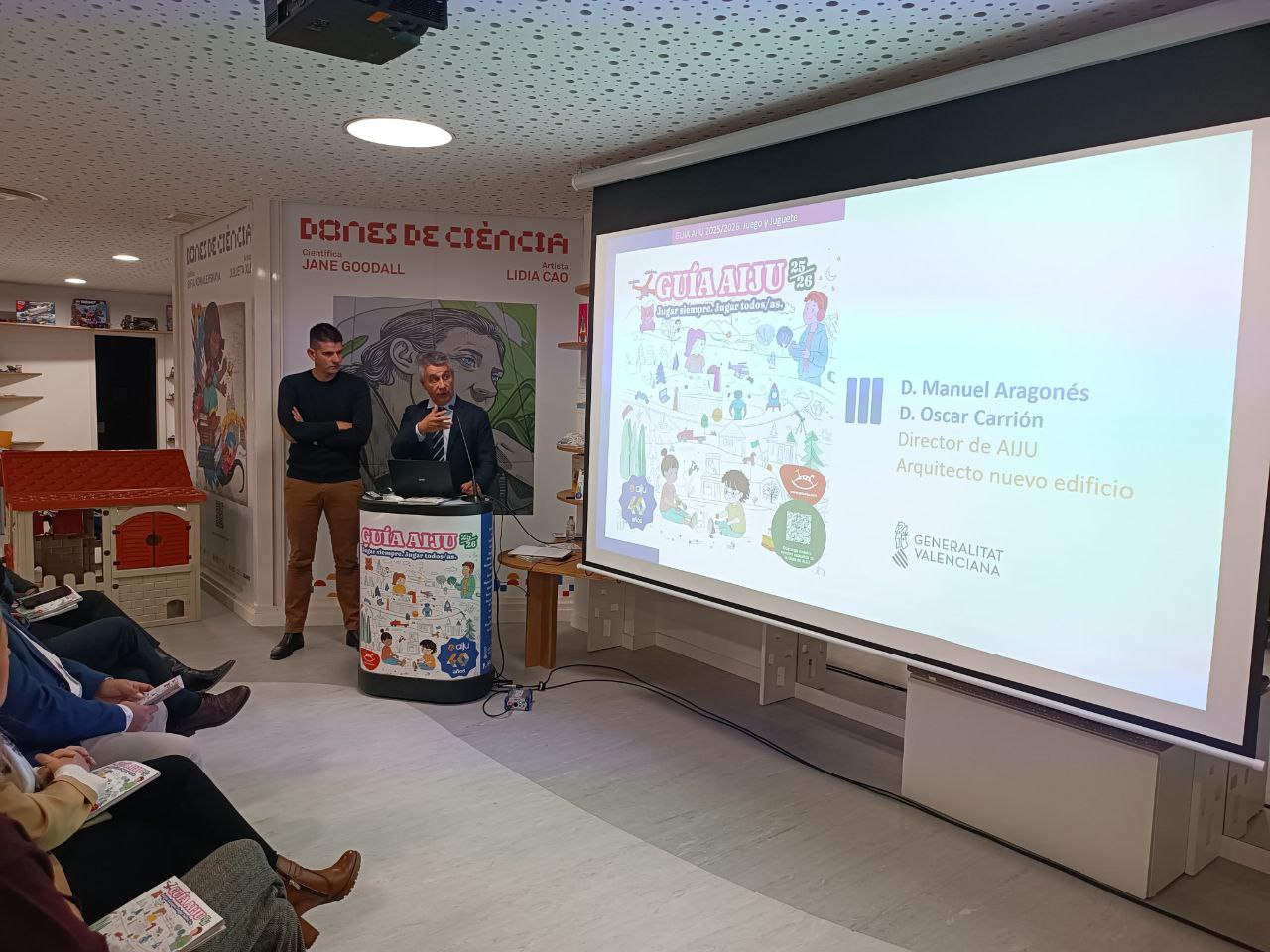 Un moment de la presentació de la Guia AIJU