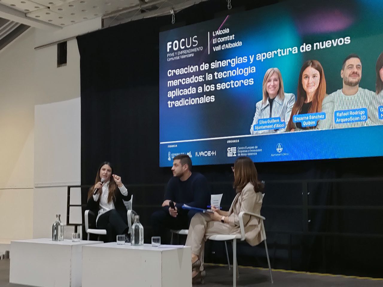 Una de les taules redones del FOCUS