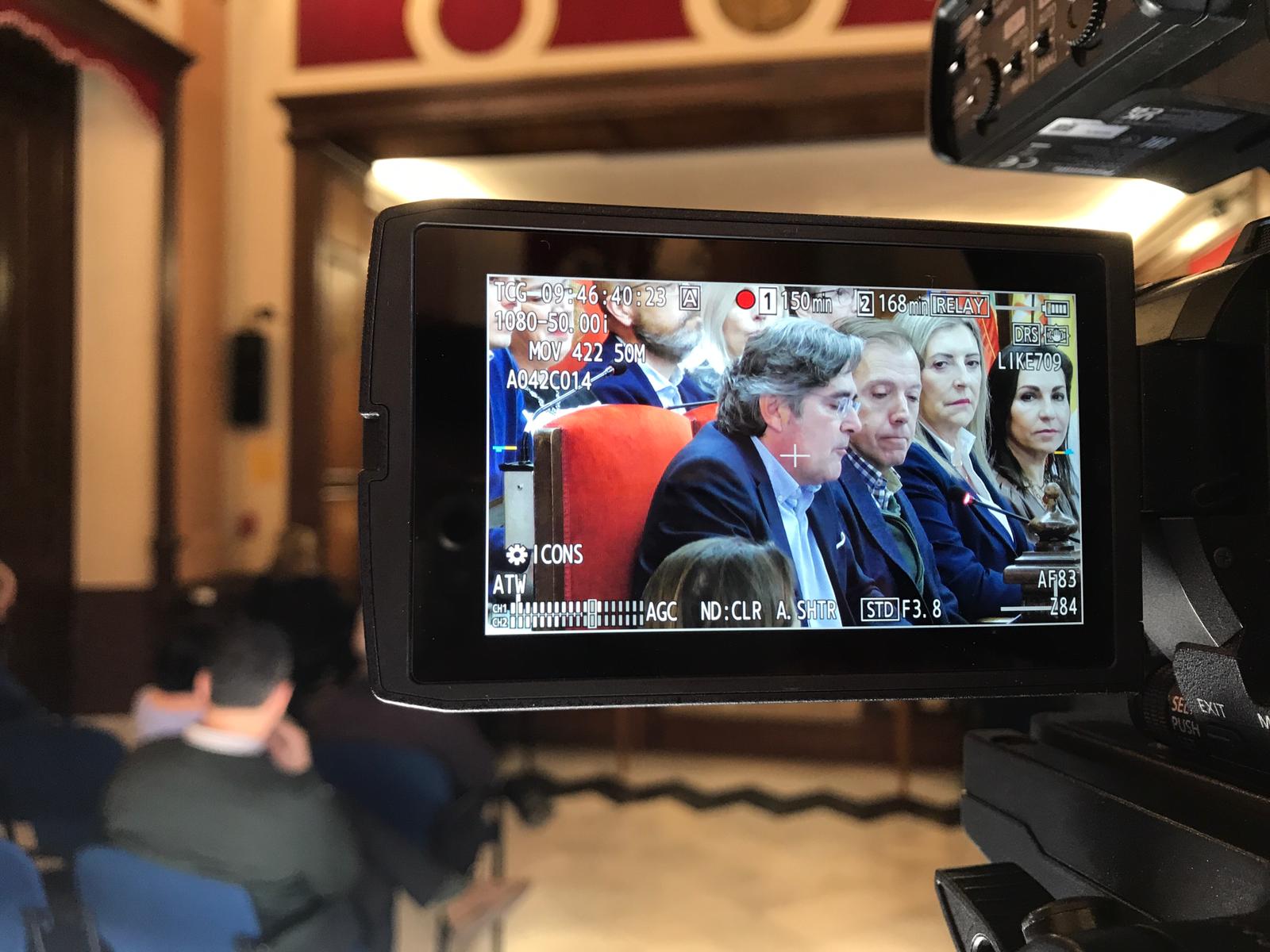 Els popuars en la bancada de l'oposició. 