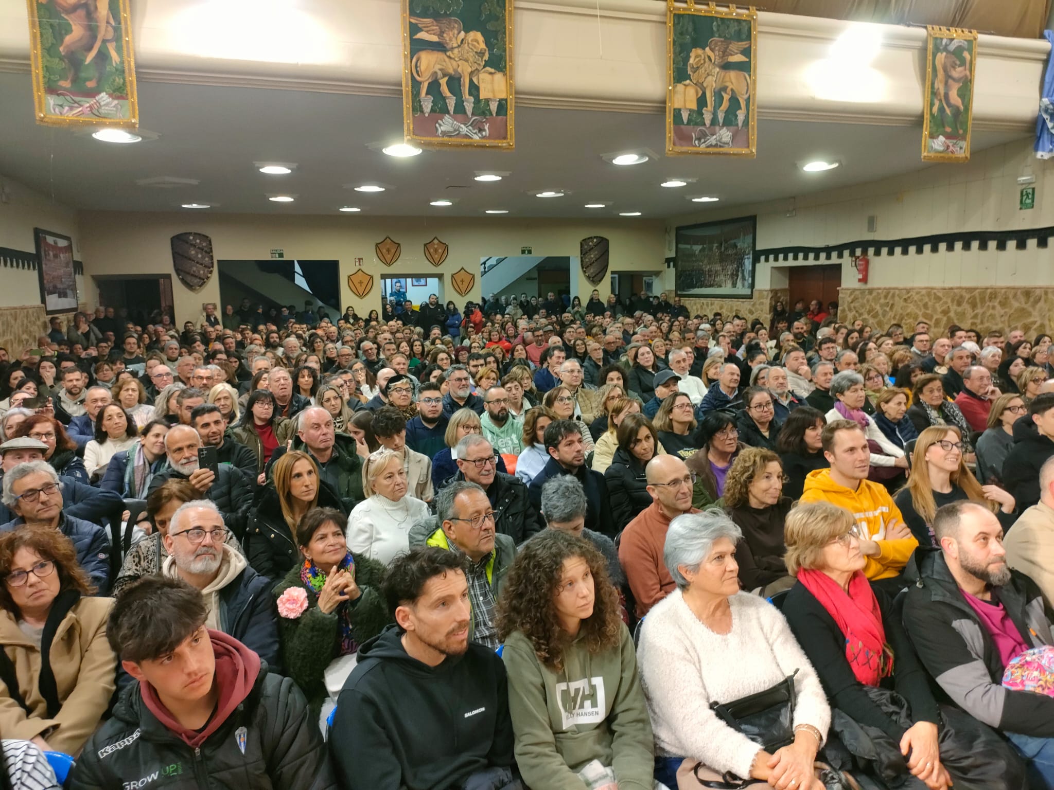 Public assistent, En el centre de la imatge l'alcalde de Muro, Vicent Molina. 