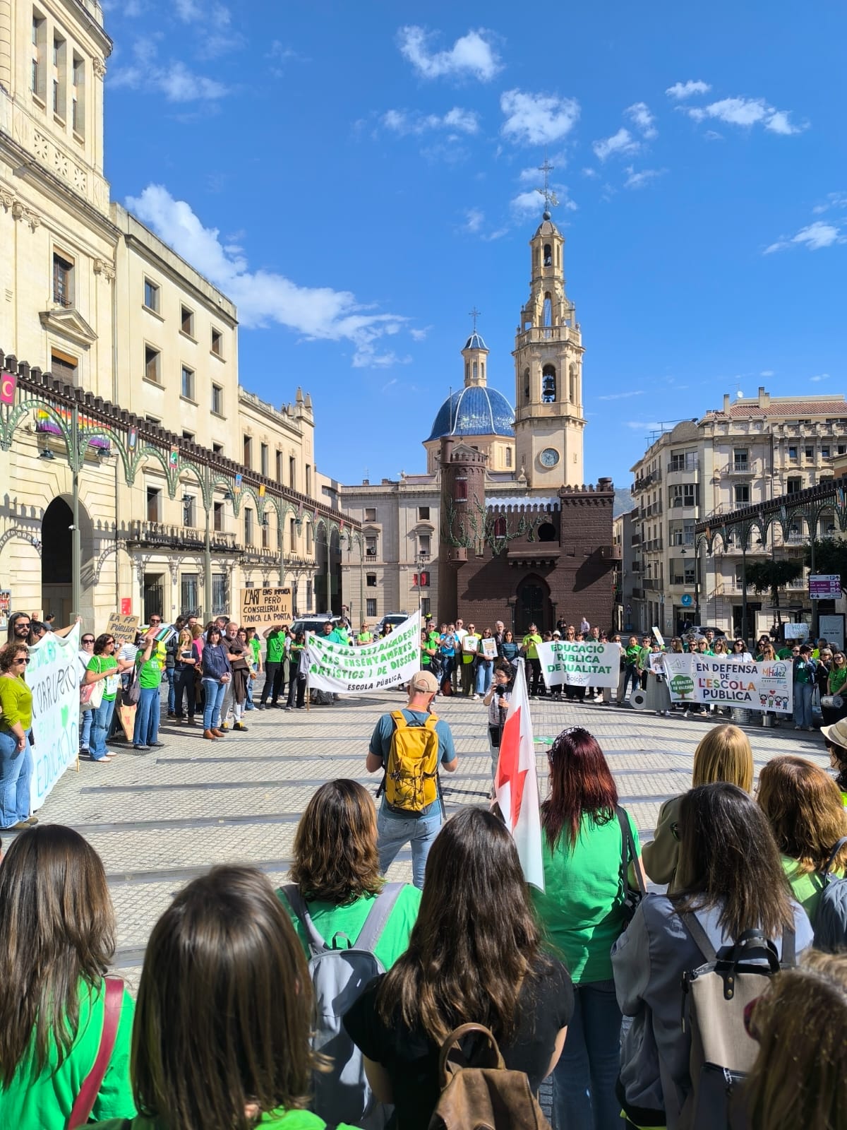 Concentració per l'educació pública a Alcoi
