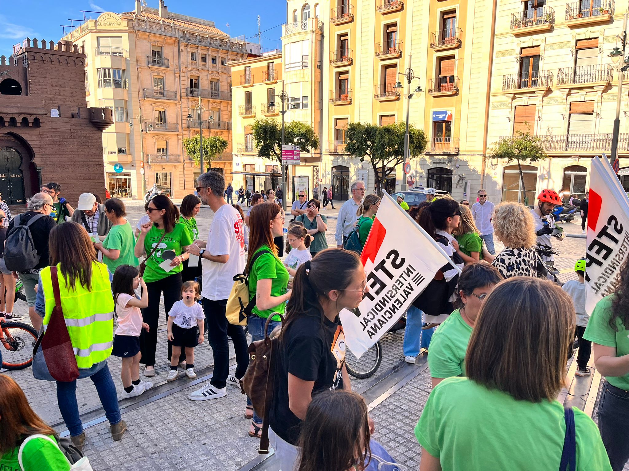 Concentració a la plaça per l'educació pública
