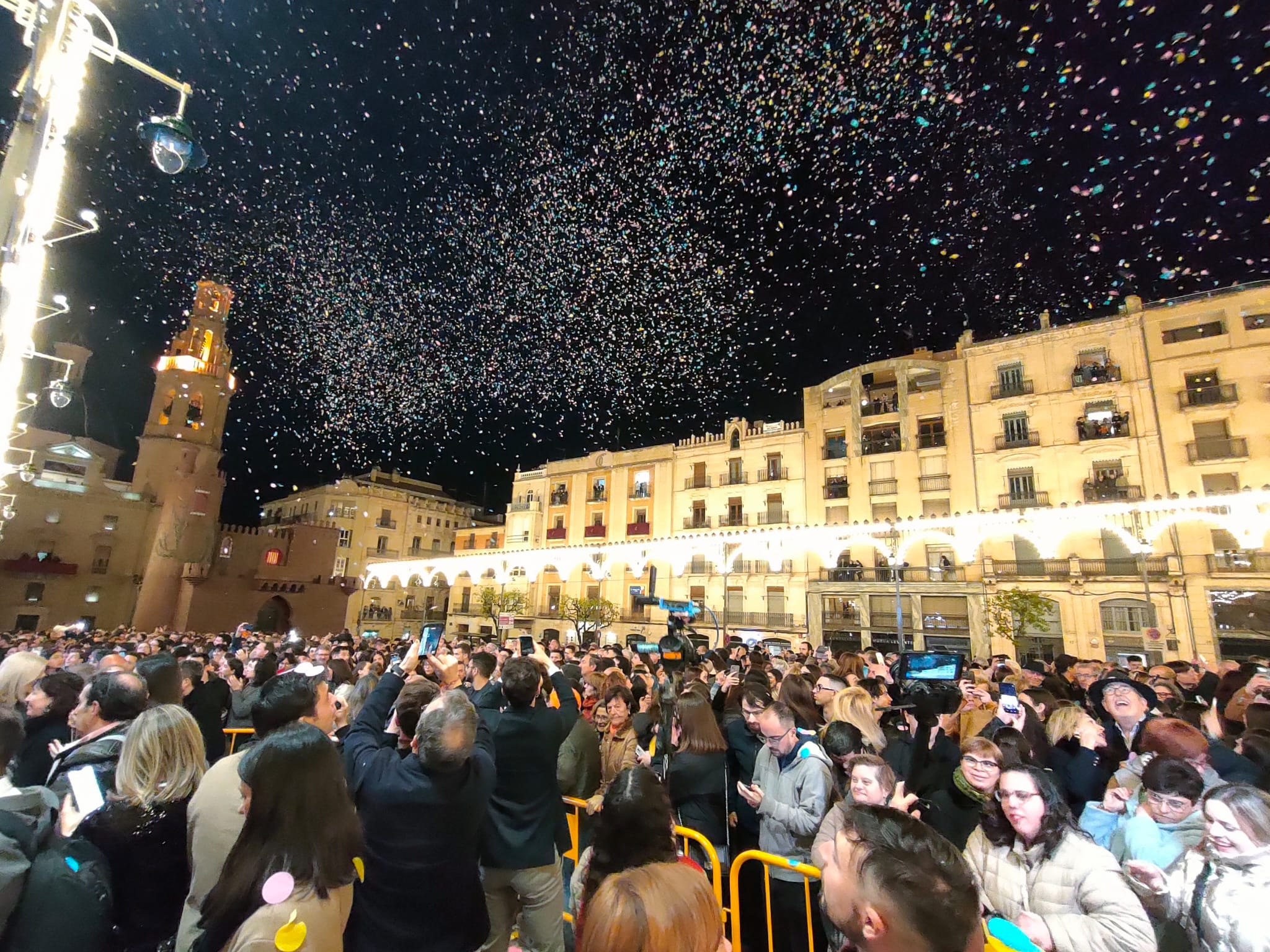 El cel ple de confeti. 