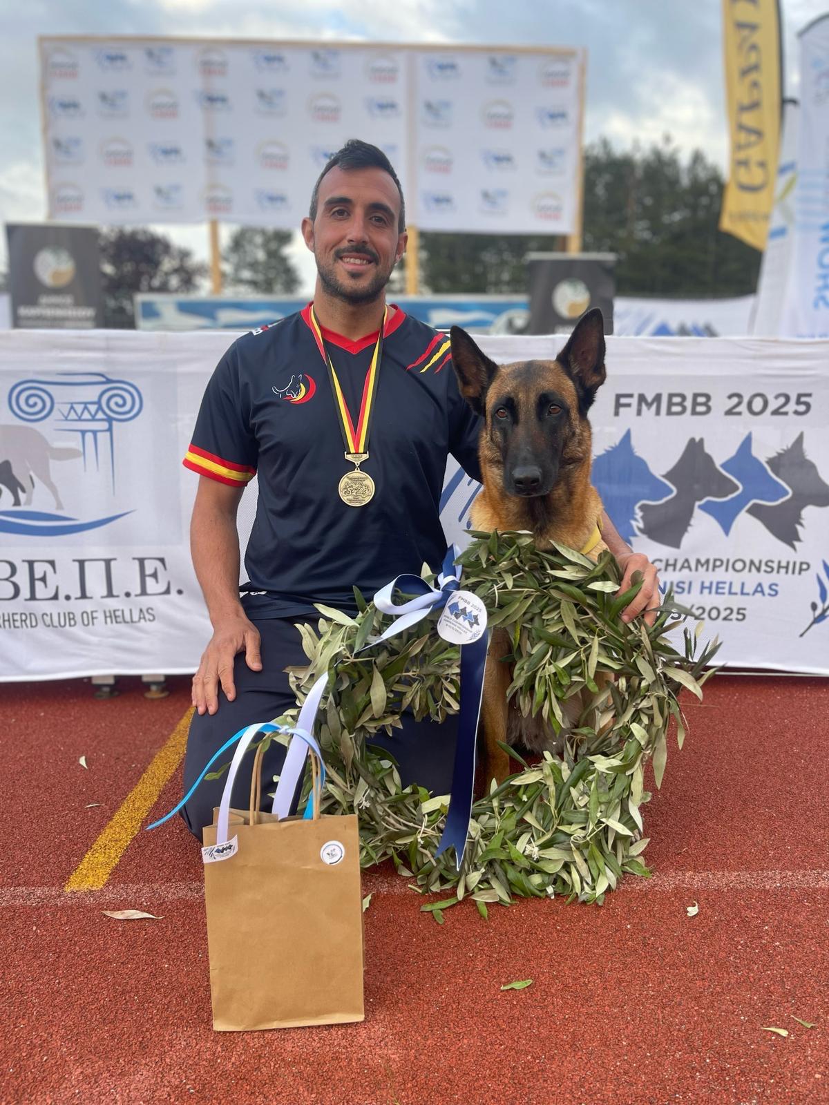 Aire, amb el seu premi. 