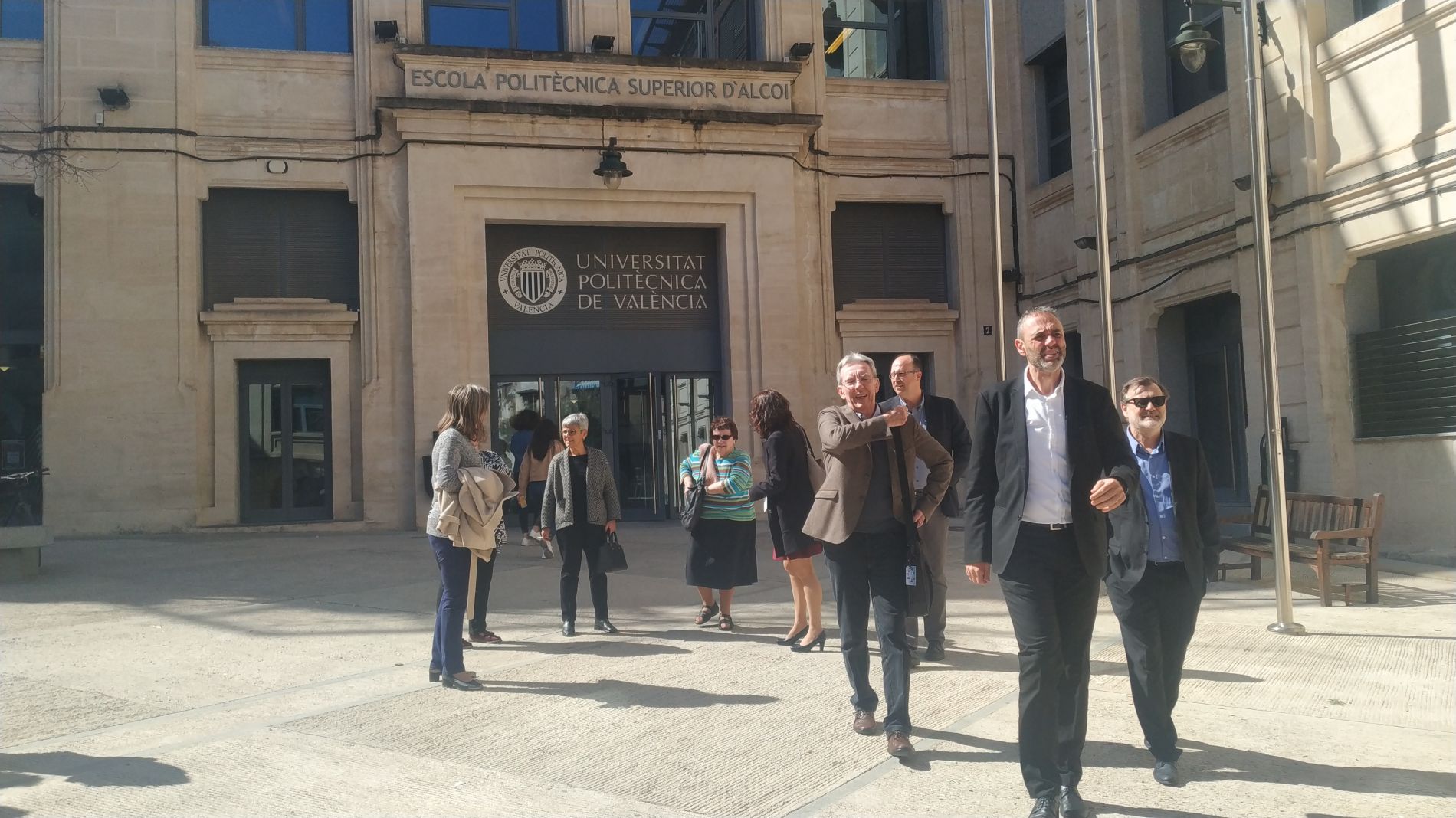 Sauvage, de visita per Alcoi amb el director del Campus i el regidor de Universitat