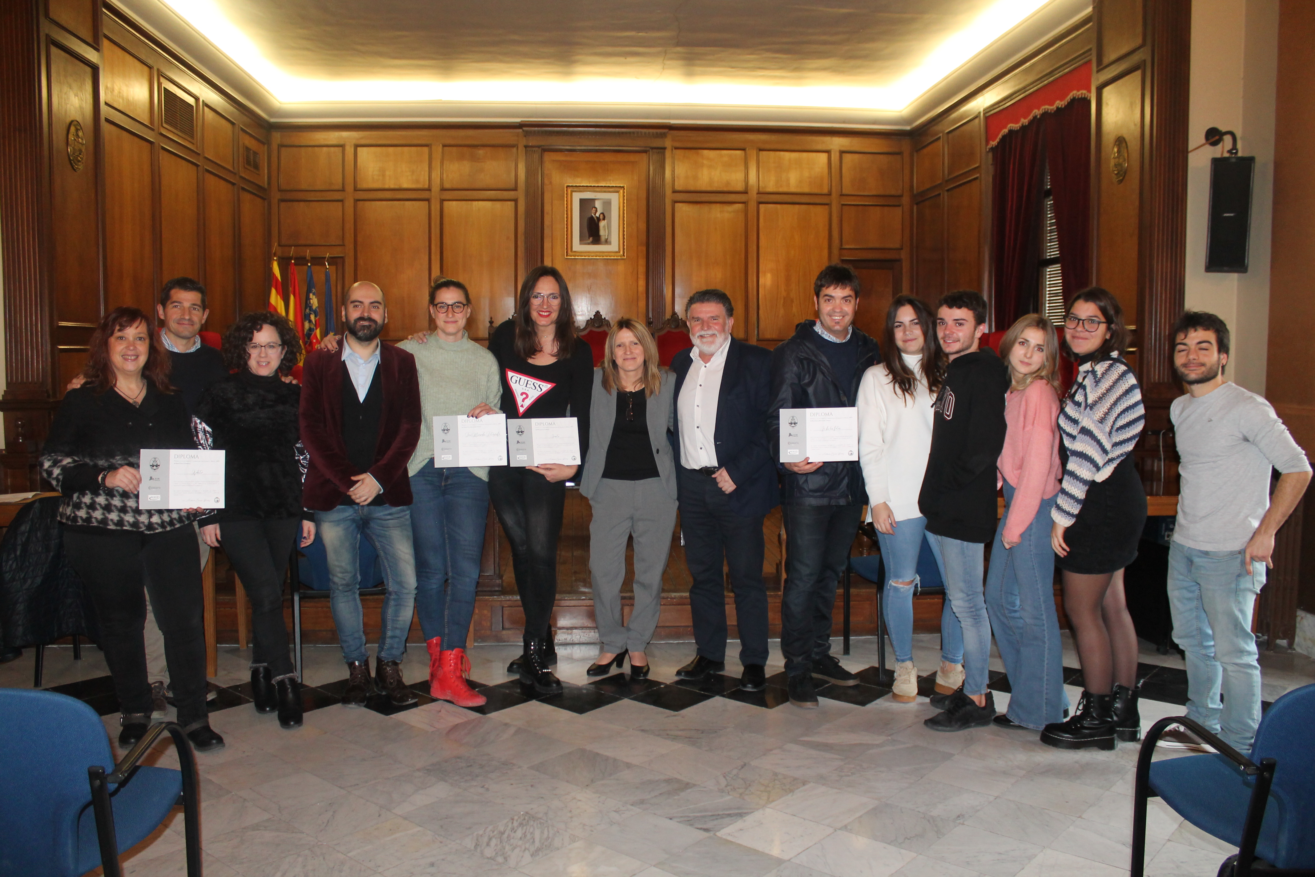 Els premiats són rebuts a l'Ajuntament d'Alcoi.