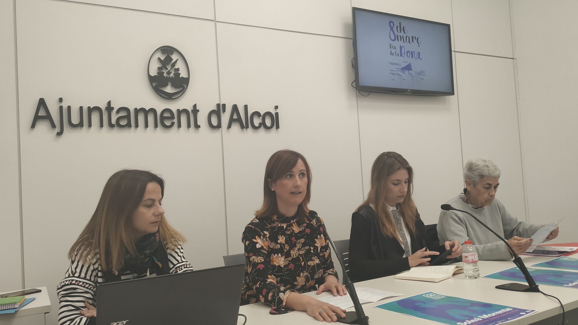 Presentació de les activitats del dia de la Dona a l'Ajuntament d'Alcoi