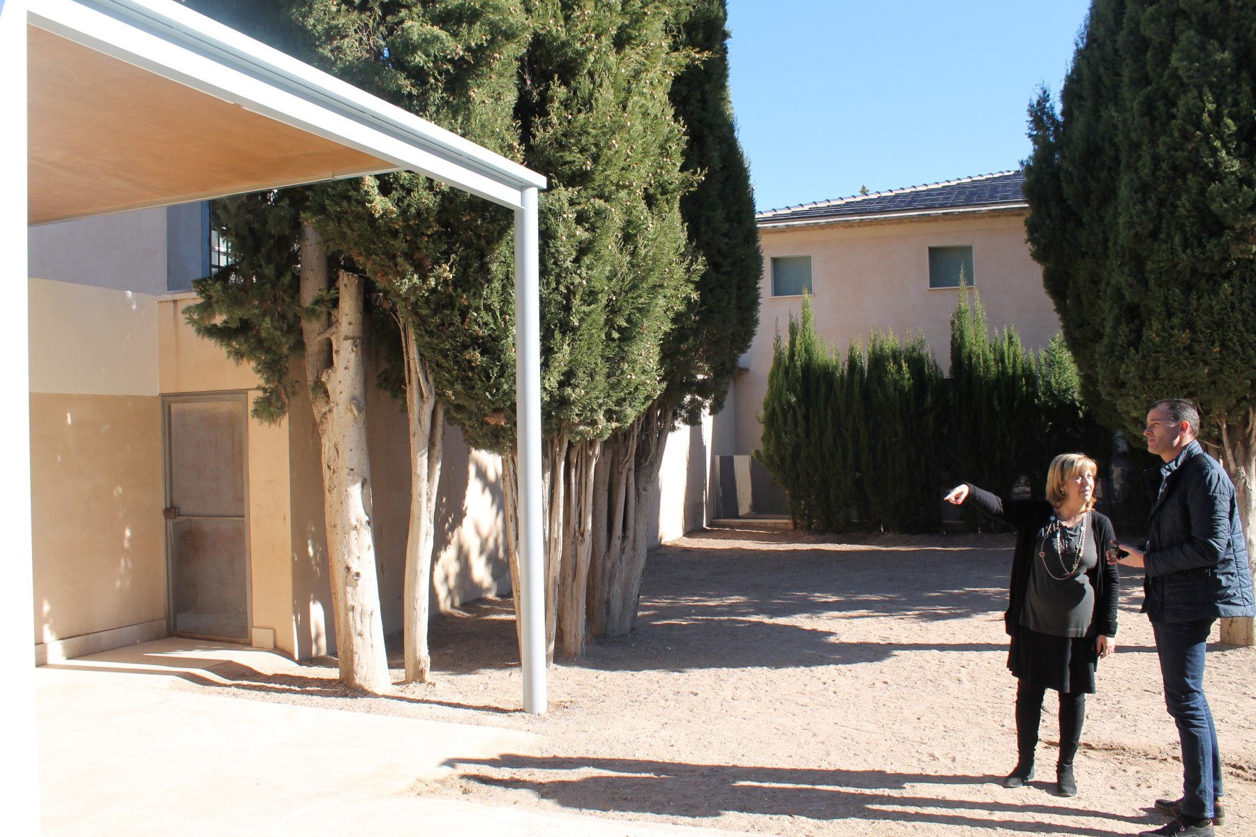 El regidor d'Educació visita la nova aula