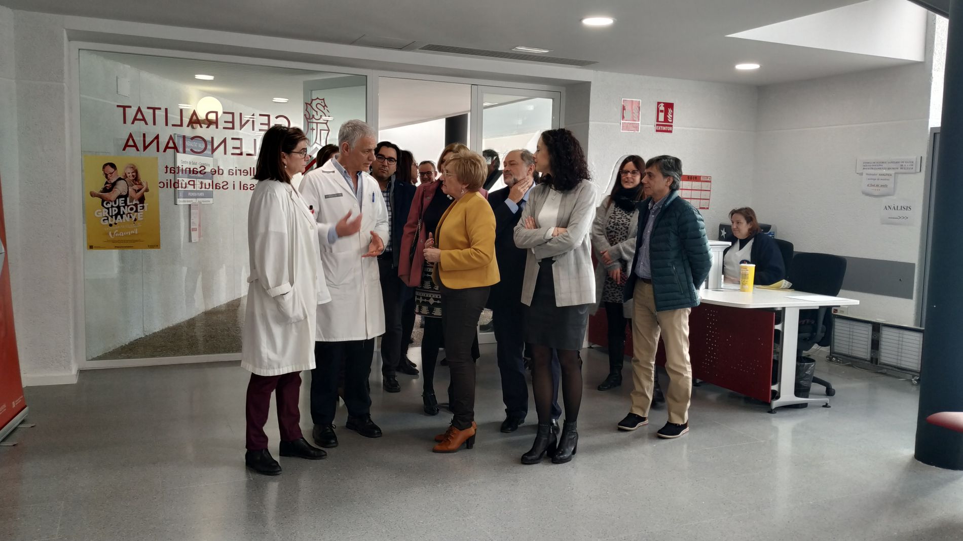 EL director mèdic de l'HOspital VErge dels Lliris, el director general de farmàcia o la directora territorial de sanitat també han assisitit a la visita
