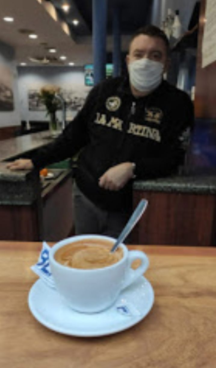 El primer café amb llet (obra d'Ali i Toni)