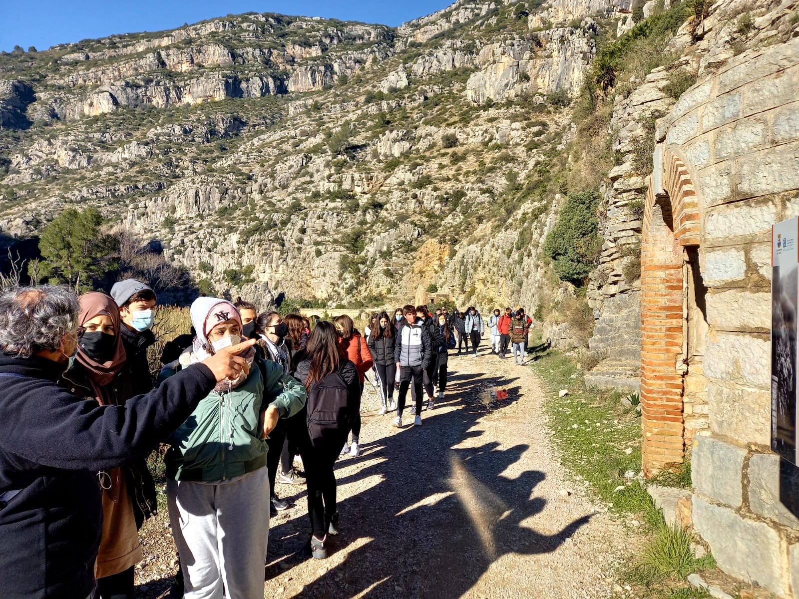 Una xarrada per conéixer el dipòsit d'aigua, activitat inclosa al projecte.