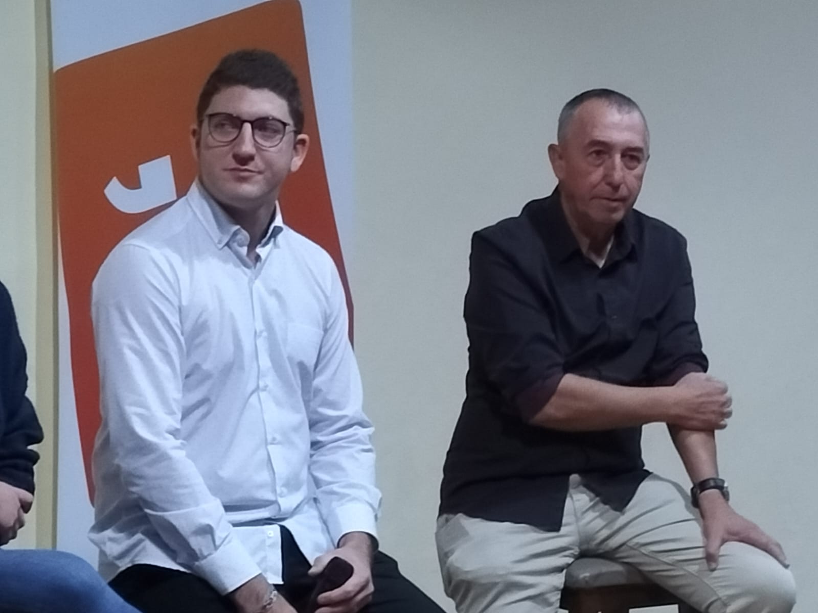 César Palmer durant un míting a l'Alqueria acompanyat de Joan Baldoví.