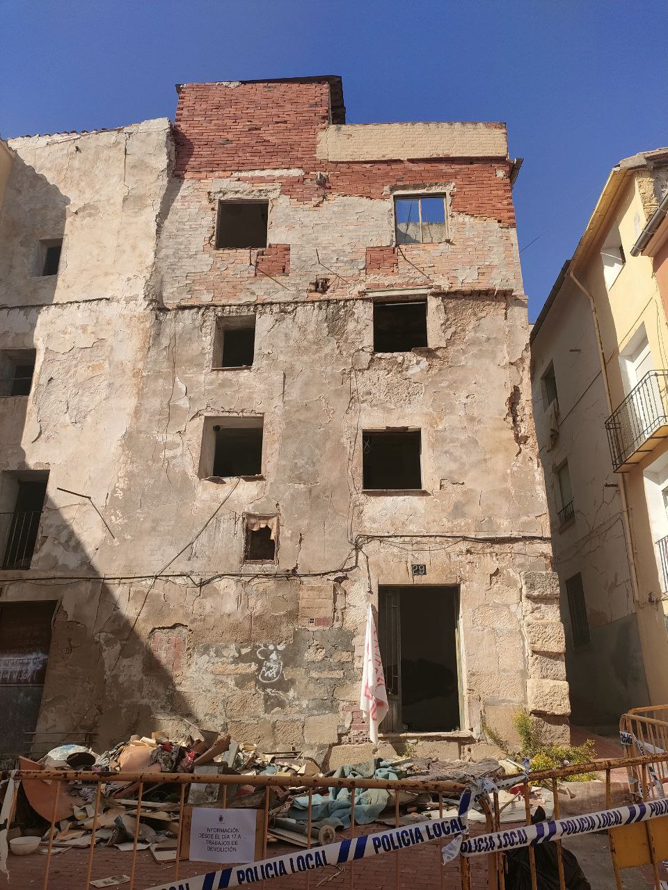 Edifici a enderrocar /AM