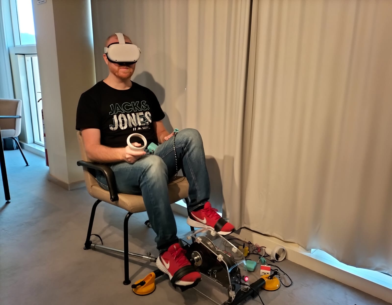 La jornada ha sigut molt pràctica, on els assistents han pogut experimentar. 