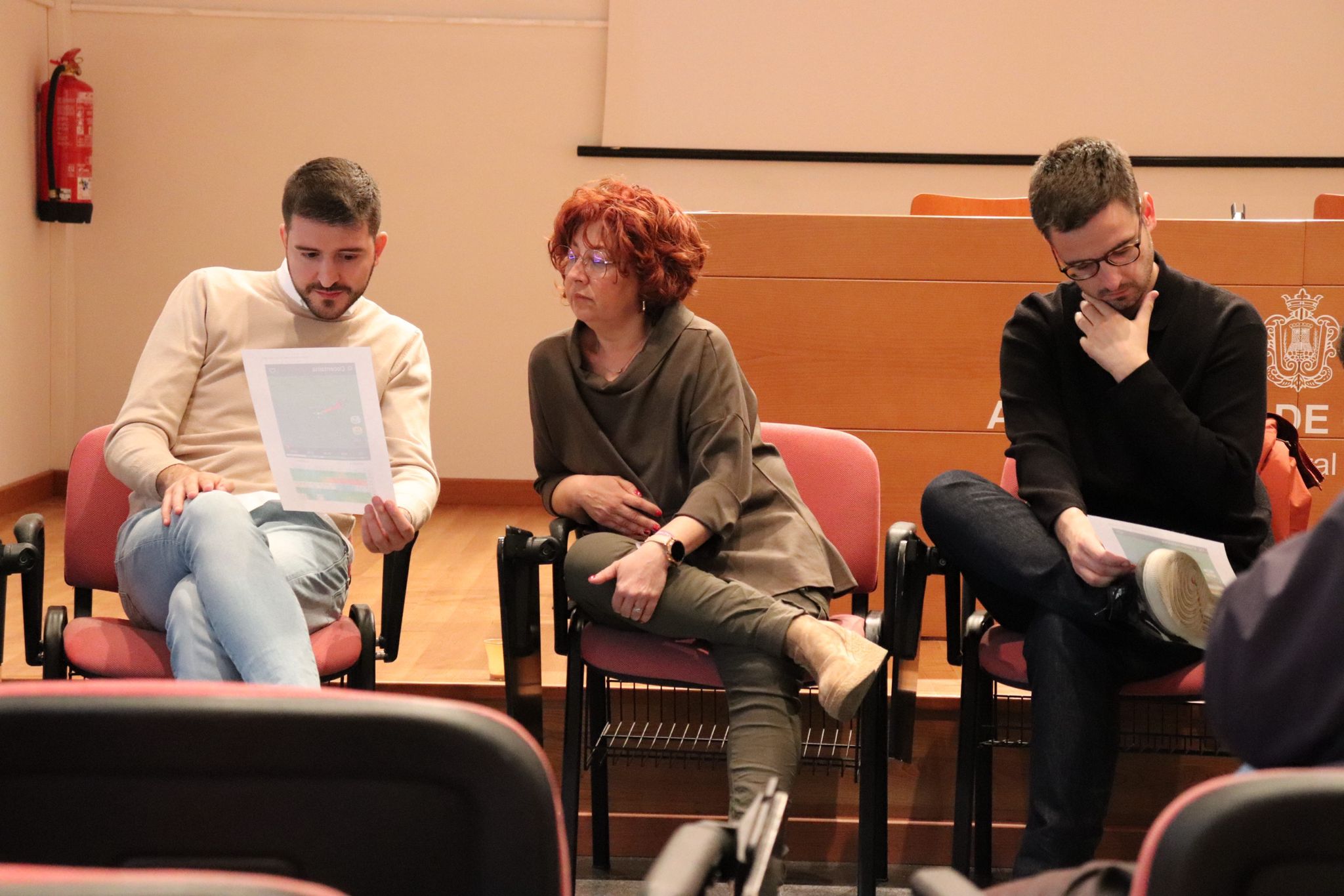 L'alcalde de Cocentaina i la regidora de Fira en la reunió d'este migdia