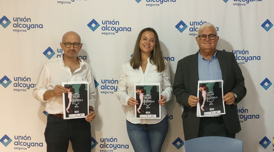 Joanfran Rozalén de la Dependent, Ayesha Verdú d'Unión Alcoyana Seguros i Juan Jordá de Ràdio Alcoy.