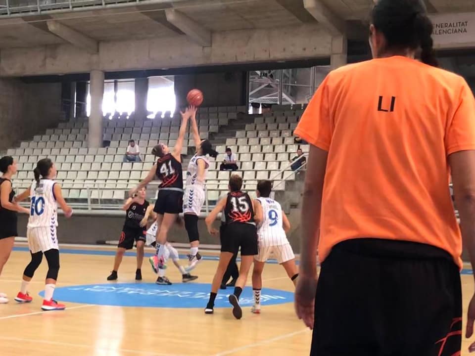 Lirios Rovira entrenant un equip