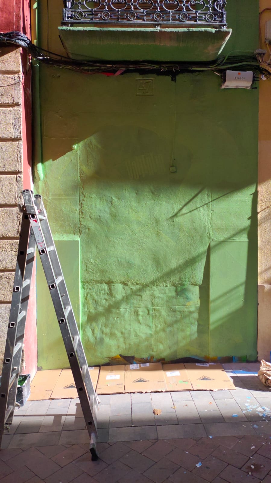 La paret on estava el mural ja està repintada.