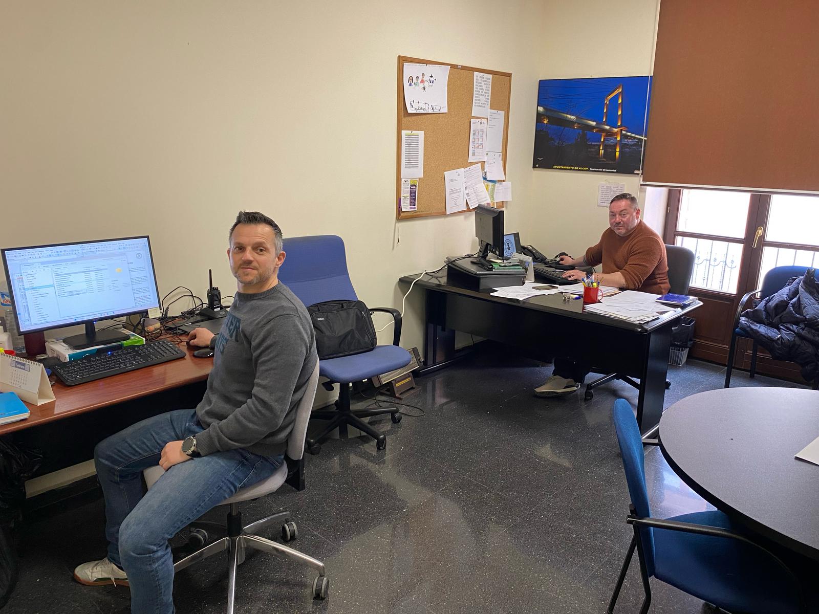 Migueli Nacho són els dos Agents Tutors del programa. 