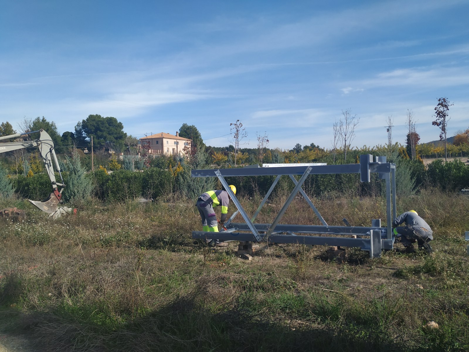 Els operaris treballen en l'estructura, que tindrà fins a 30 metres d'alçada /AM