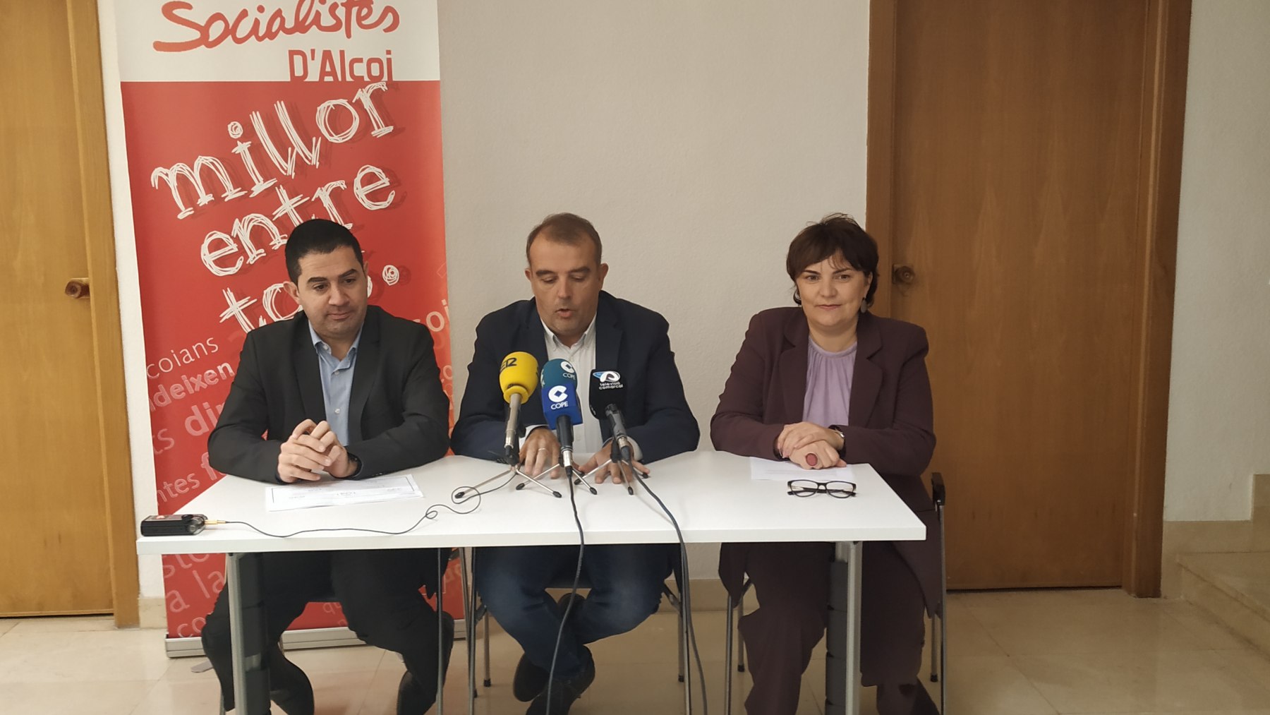 Els socialistes presenten les pròximes inversions en el tren
