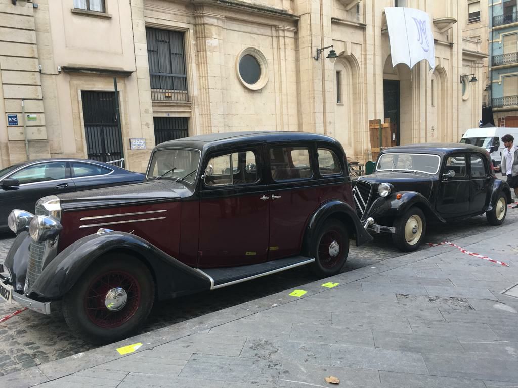Cotxes antics que ja es poden vore al centre d'Alcoi