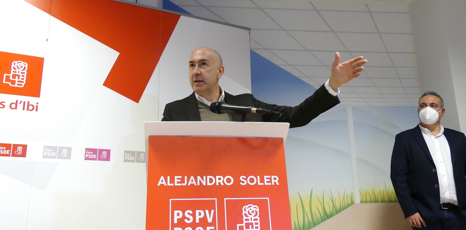 Alejandro Soler, en una trobada amb els militants d'Ibi.